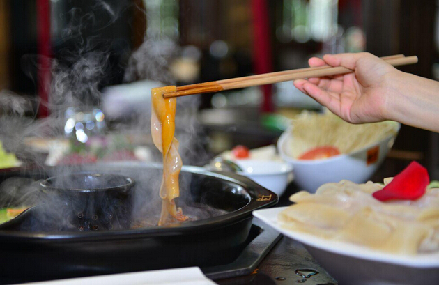 憑什么一家區(qū)域火鍋品牌的營(yíng)業(yè)額遠(yuǎn)超海底撈？