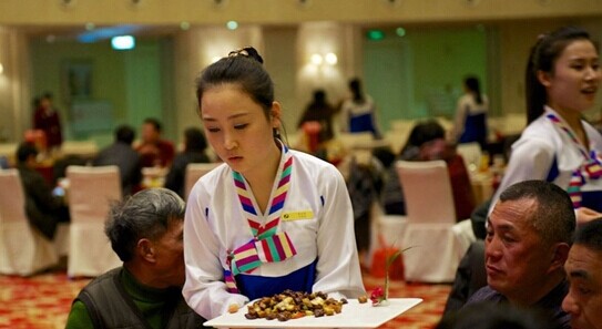 小姑娘VS大姐，誰才是受餐廳歡迎的員工？