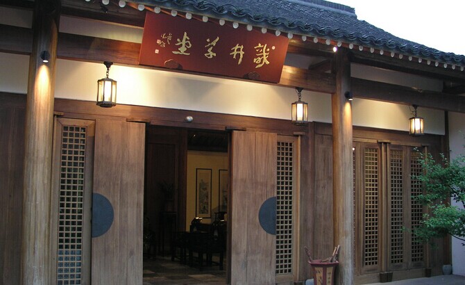 開(kāi)一家真正的土菜館，可能比西餐廳還難
