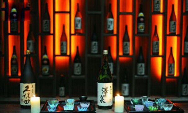 不止食物和鮮花，這份酒單與情人節(jié)更配喔