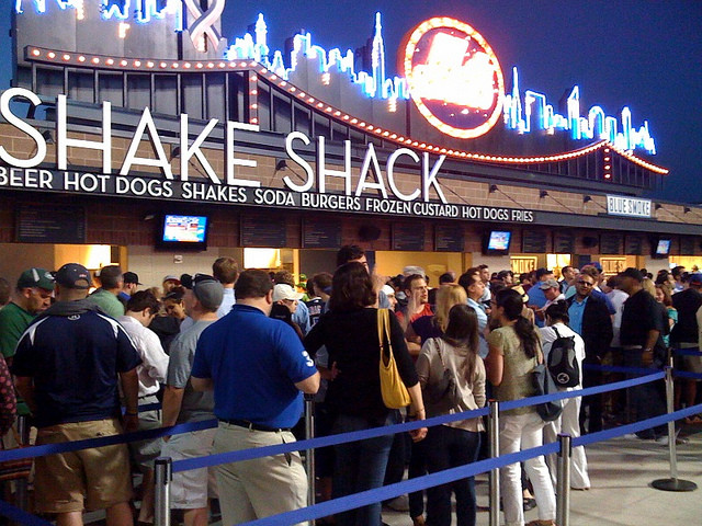 美國(guó)“舒食快餐”Shake Shack是如何抓住中產(chǎn)市場(chǎng)的？|餐飲界