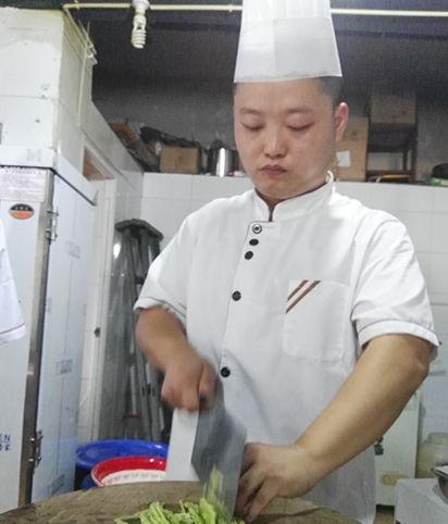 德陽(yáng)聾啞小伙找工作不順 開餐館欲幫助殘疾人就業(yè)
