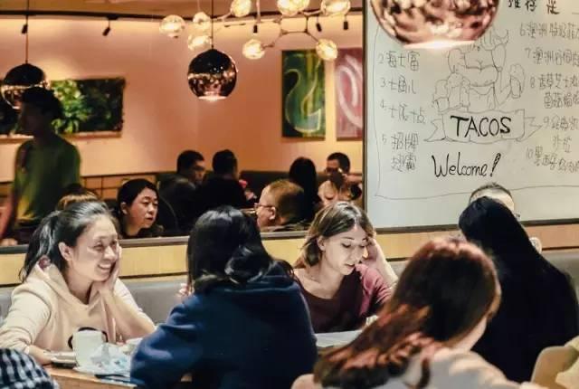 天吶！他開了60多家店，竟然1道菜也不會做|餐飲界