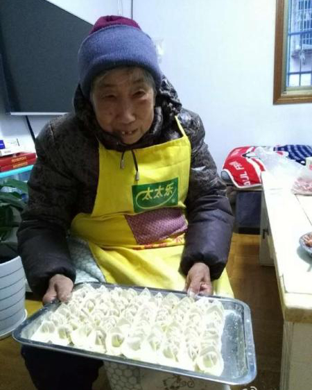 阿婆賣餛飩十年不漲價(jià) 阿婆：不為賺錢，只為消磨時(shí)光