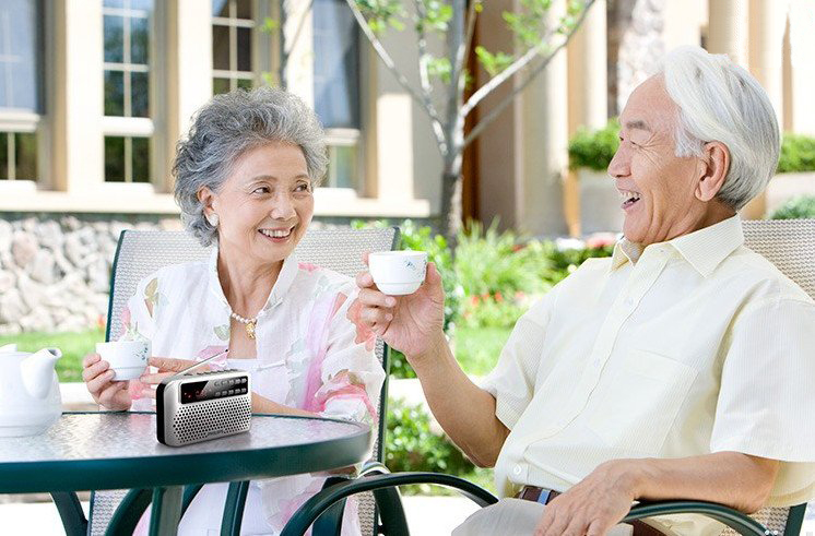 老年餐廳探索困難重重，華天“適老化”改造能否突圍？
