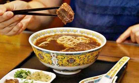 牛爸爸的經(jīng)營之道：“地標文化”制造天價，突破27家對手的圍攻
