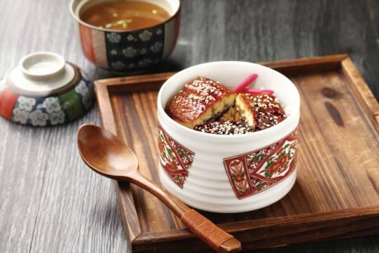 食材成本占了80%，他賠了1500萬；最終鰻步靠一款單品爆紅