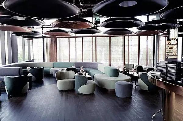 奔馳也開餐廳？奔馳全國第一家餐廳閃亮登場