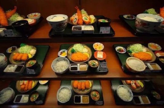 “展望2017”日本快餐業(yè)是齊頭并進(jìn)，還是互爭雄長？|餐飲界