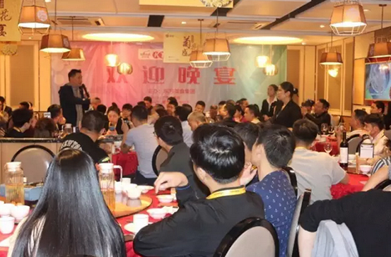 全國100位美食達(dá)人現(xiàn)場考察譚廚中山傳家菜，火爆朋友圈！