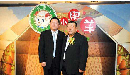 他17歲發(fā)家，靠一張秘方狂賺數(shù)十億，看一代餐飲帝國(guó)興衰史|餐飲界