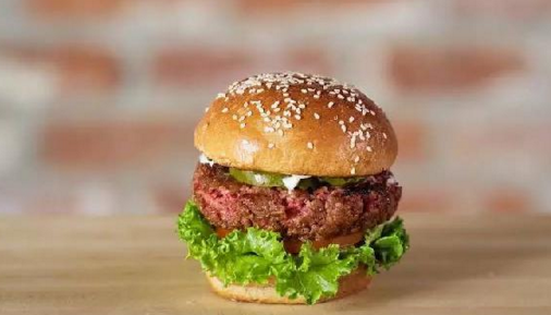 人造牛肉價(jià)格四年降了 96%，但還要 3.7 萬(wàn)元一斤|餐飲界