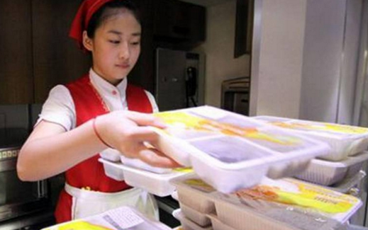 高鐵上可以訂外賣了！肯德基、麥當(dāng)勞、真功夫們率先“上車”！