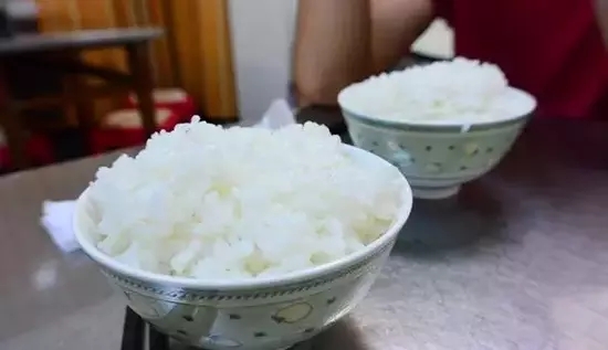 網(wǎng)上瘋傳1杯酸奶=2罐可樂 你以后還敢喝嗎？|餐飲界