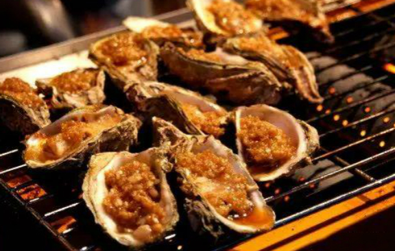 5000元開店賣生蠔，燒烤小伙2年成酒店集團老總！秘訣就7個字?。?></a>
          <div> <a href=