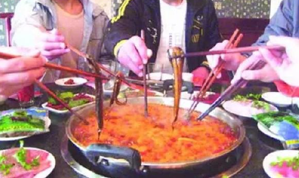 600家店5年內(nèi)縮水80％，成渝“火鍋之戰(zhàn)”，誰才是最后贏家？