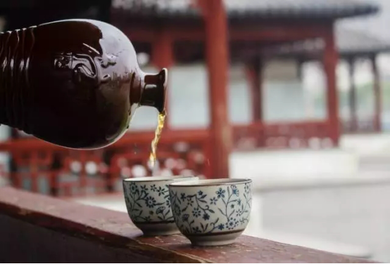 耘林黑杜酒拔草：百年工藝，古法釀造果然名不虛傳！|餐飲界