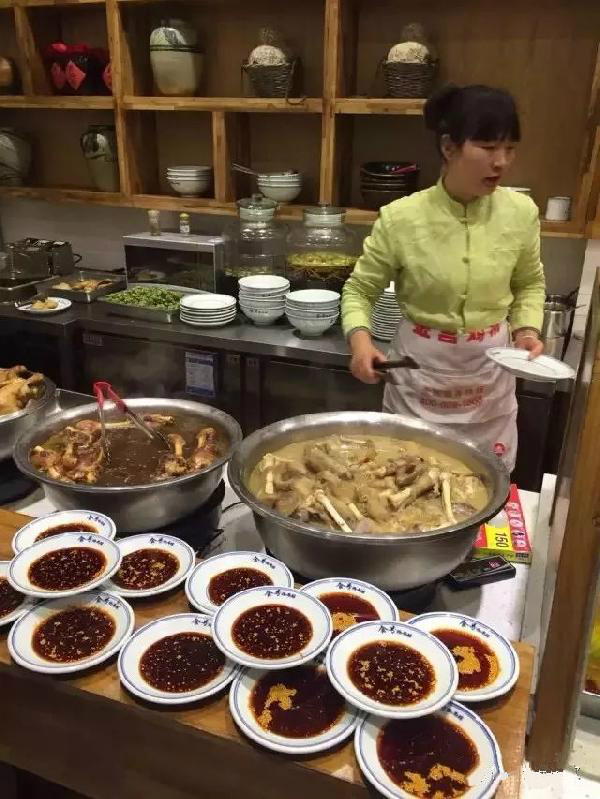 食號(hào)燴面館：只賣(mài)一碗面，日翻臺(tái)六次，營(yíng)業(yè)額達(dá)3萬(wàn)！|餐飲界