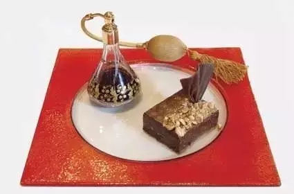 美國(guó)紐約曼哈頓出現(xiàn)最貴甜品，真心吃不起！|餐飲界