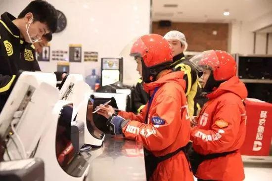 堂食向左、外賣向右，餐飲人正在被撕裂......你在哪邊？