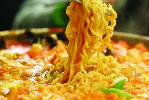 泡面三年少賣80億包，康師傅用什么打退外賣的進(jìn)攻？