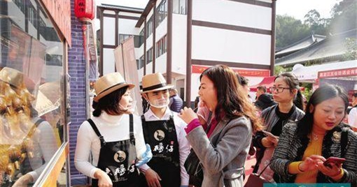 10萬市民熱捧潮汕菜，廚師斬鵝肉斬到手軟