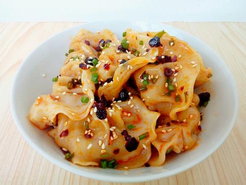 辣醬市場(chǎng)“降維打擊”來(lái)勢(shì)洶洶，老干媽品牌能攻守自如嗎？|餐飲界