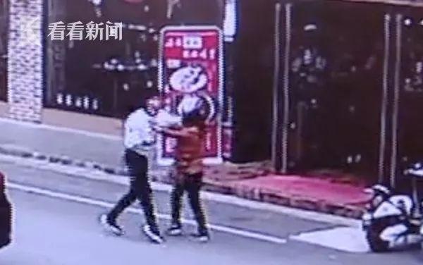 餐廳女員工遲到1分鐘被辭退，還被負(fù)責(zé)人猛踹、狠扇耳光