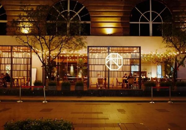 他在酒吧街上花400萬開了一間包子鋪，結(jié)果……