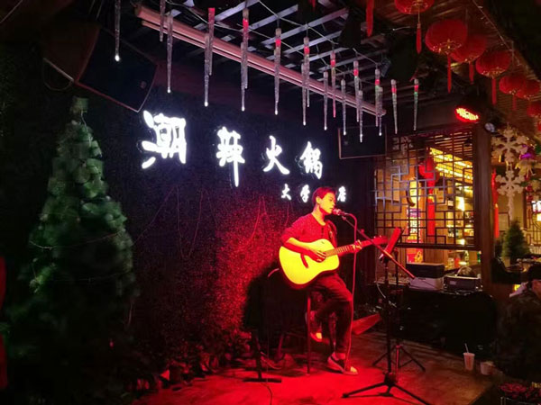 畢業(yè)就創(chuàng)業(yè)，大學生選擇哪個火鍋品牌才能穩(wěn)賺第一桶金