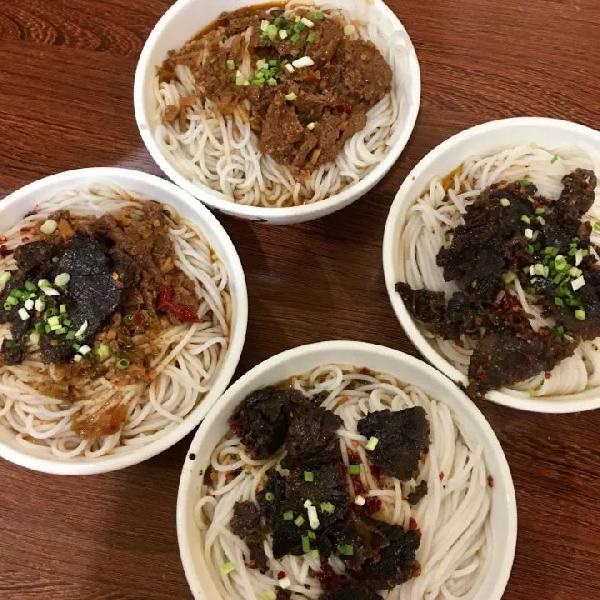 我們常德人的一天，是從嗦一碗米粉開始的