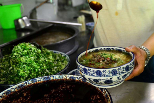 一碗上進(jìn)的牛肉面！上海、杭州、蘇州三地青海拉面店摁下互聯(lián)網(wǎng)+的增收“快進(jìn)鍵”