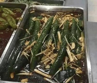 食堂大媽又出新菜啦！綠雞腿炒火龍果靠邊站，這才是黑暗料理！|餐飲界