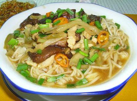 一包3塊錢(qián)的榨菜，一年賣(mài)出20億，背后的真相讓人深思！