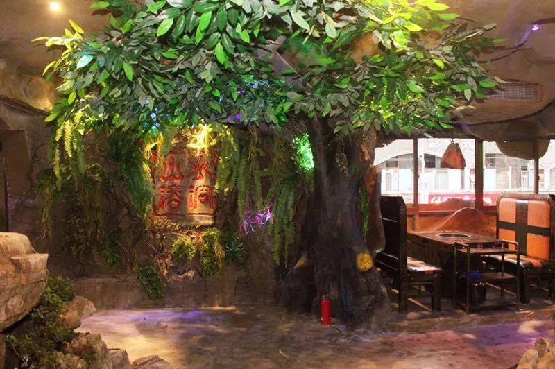 開在溶洞里的火鍋店，日流水2萬5|餐飲界