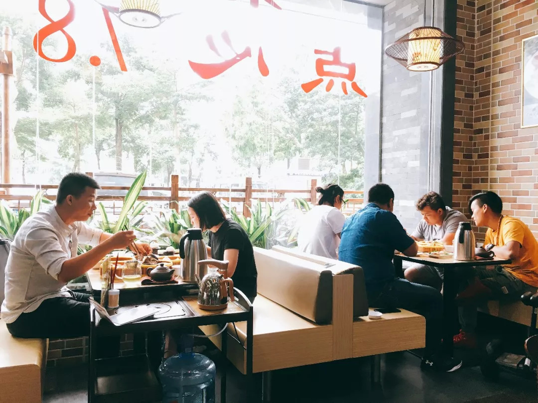 星巴克、西貝、呷哺呷哺……　大牌來了！社區(qū)餐飲正在逆襲？