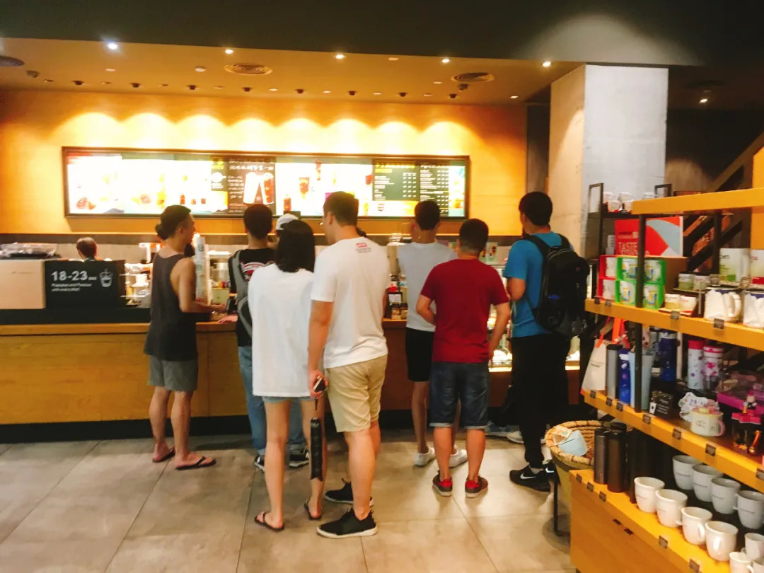 茶、咖不分家！喜茶與星巴克的成功有何共性？｜餐見|餐飲界