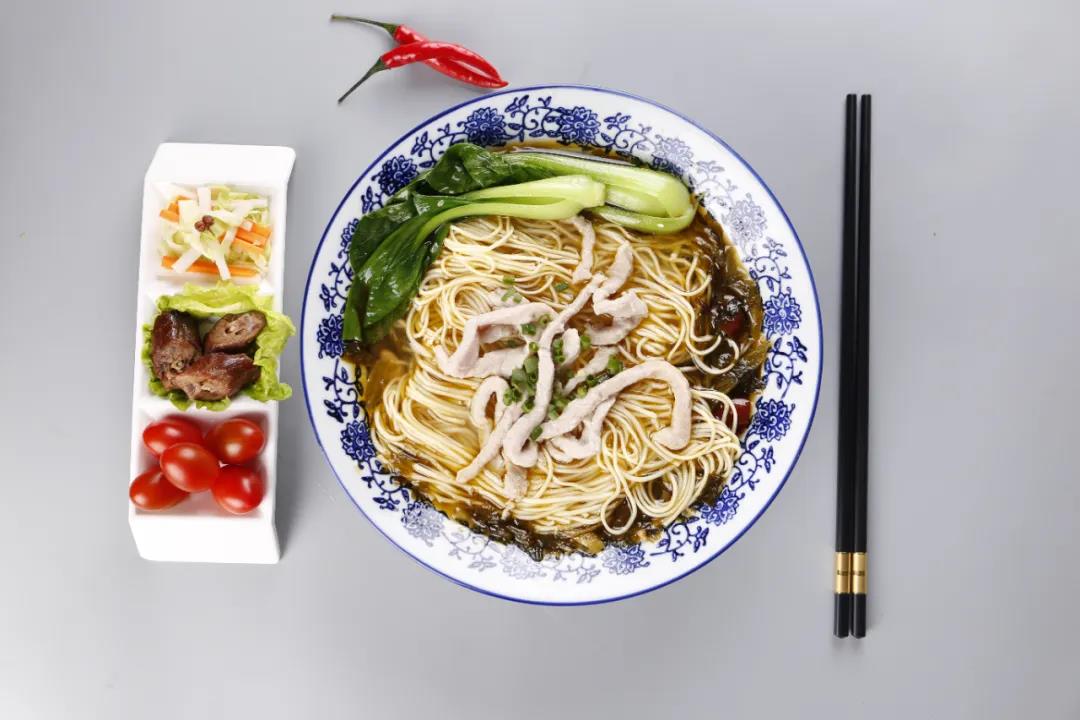 “被人忽悠”開飯店，20萬打水漂，最后他總結(jié)了一句話