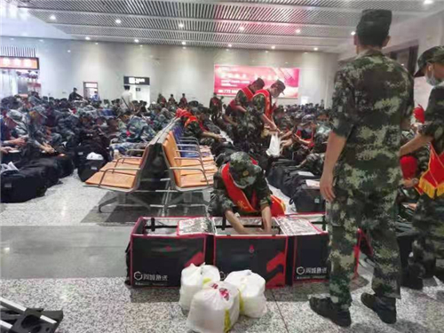 專業(yè)服務(wù)暖兵心 順豐同城免費配送盡顯溫情