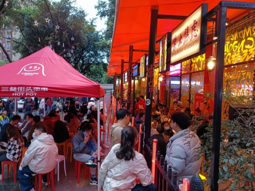 油炸噴香涮煮入味，看這家串串如何做到日排400+