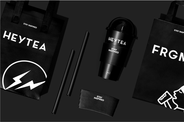 喜茶上新全新升級(jí)「黑TEA」酷黑提莓，延續(xù)藤原浩黑色靈感|餐飲界