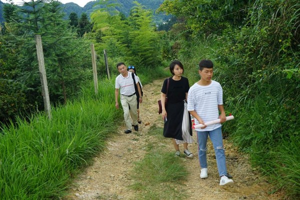 29年教學(xué)，9年公益，他以身作則，改變了無數(shù)山區(qū)孩子的人生