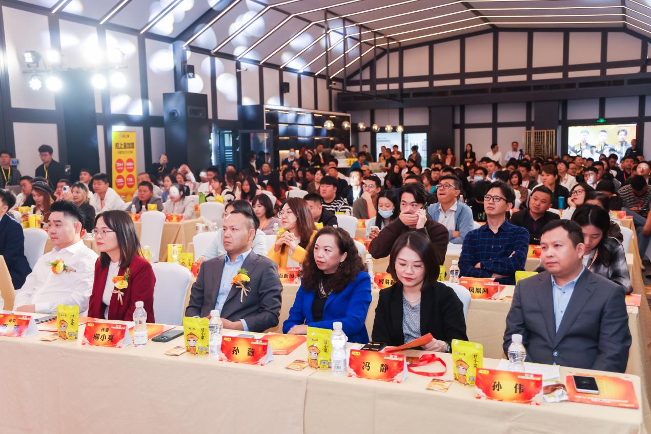 板栗界的“炒王”！上海小伙年炒20噸，勇奪板栗炒制大賽冠軍