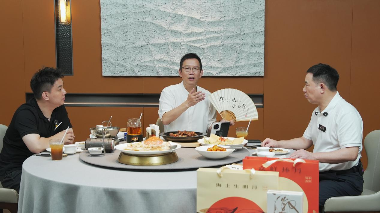 吳曉波探店徐記海鮮：在5萬億餐飲紅海中，讀懂“難而正確”的長期主義